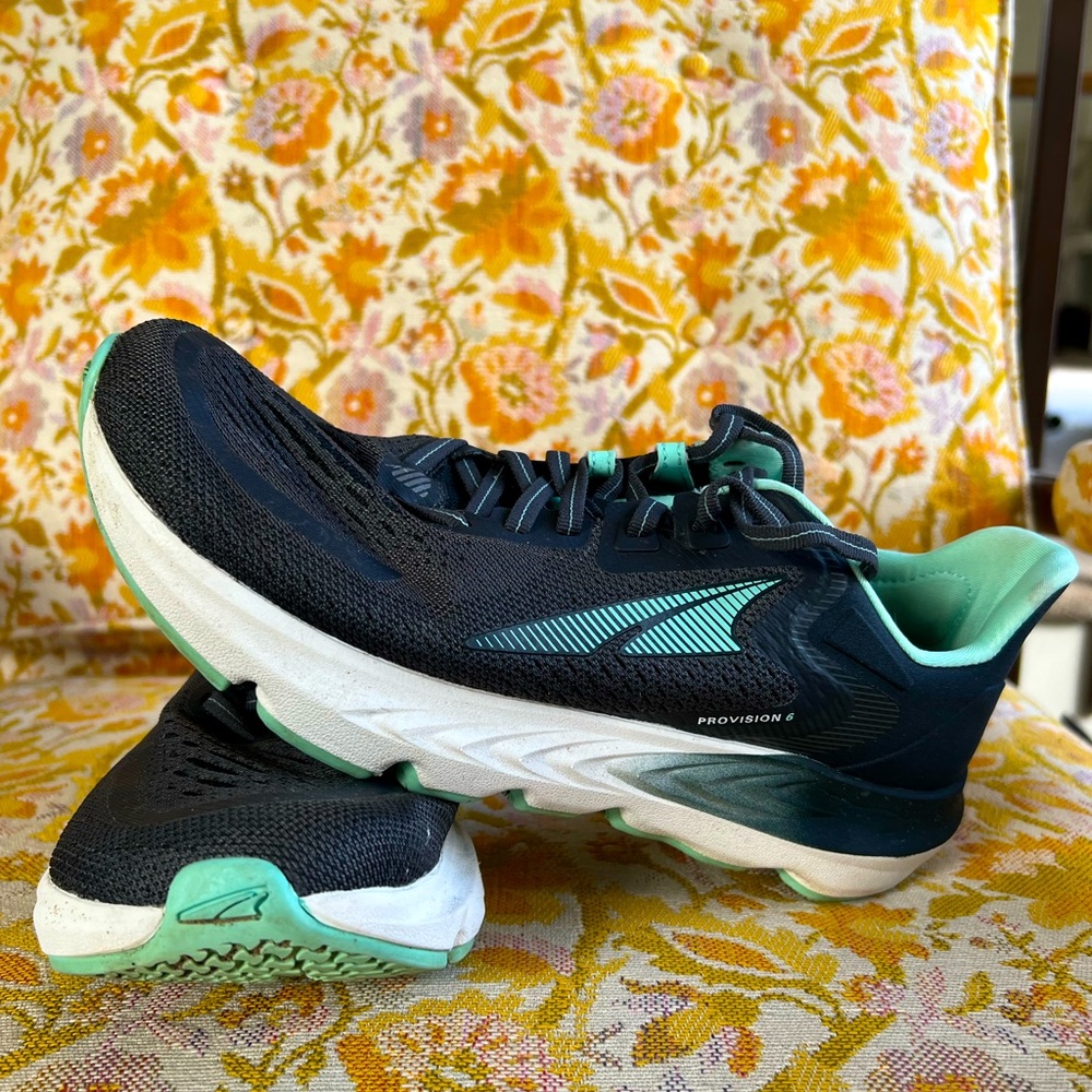 Women’s Altra Provision 6 Running Shoes